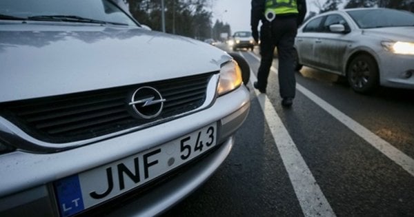 Латвія уточнила кількість авто, конфіскованих у п'яних водіїв для України