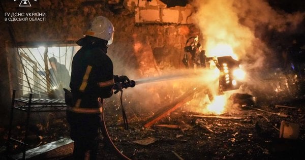 Росіяни вночі масовано атакували Одещину дронами (фото, відео)