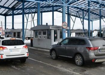 Львівський суд конфіскував 21 авто ввезене в Україну під виглядом гуманітарної допомоги