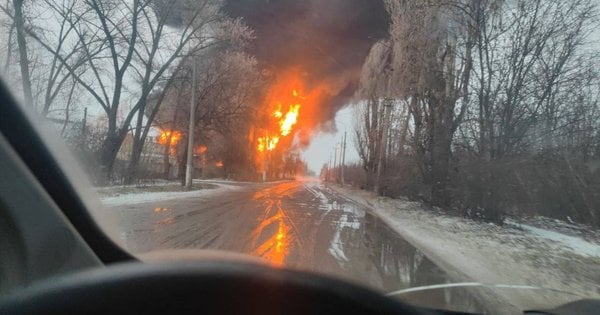 В окупованій Макіївці влучили у нафтобазу росіян, спалахнула велика пожежа