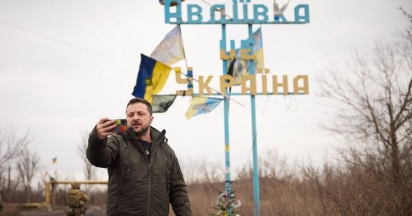 Володимир Зеленський відвідав позиції військових в Авдіївці