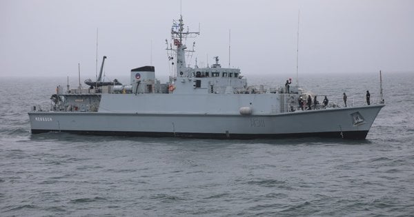 Туреччина відмовляється пропускати у Чорне море тральщики «Черкаси» та «Чернігів»