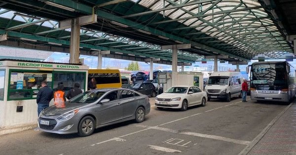 У Львові судили жінку, яка ввезла 9 авто для ЗСУ і не передала військовим
