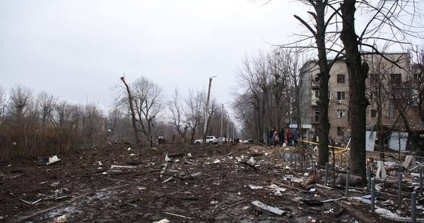 Внаслідок ракетної атаки на Харків постраждало майже півсотні людей