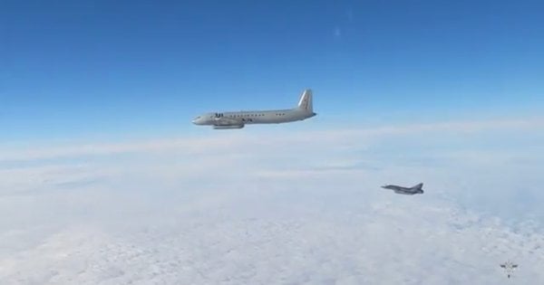 Французький винищувач перехопив російський Іл-20 поблизу Естонії