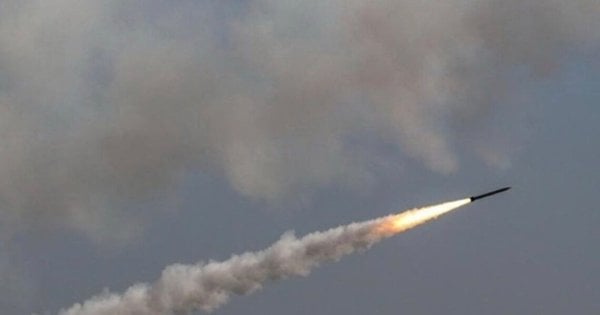 Росіяни влучили ракетою в триповерховий готель на Харківщині