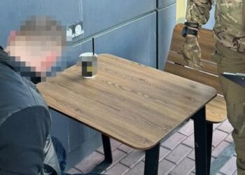 Керівника благодійного фонду зі Львівщини викрили на переправленні ухилянтів (фото)