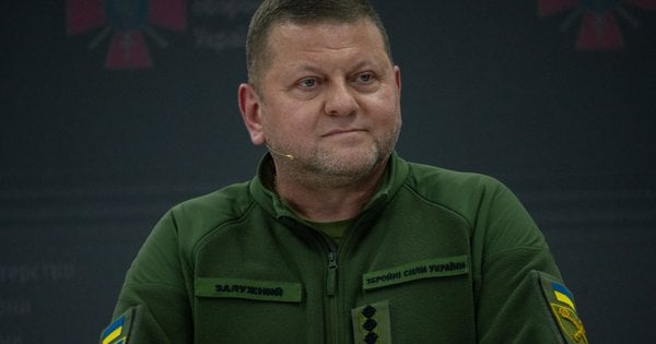 Володимир Зеленський присвоїв Валерію Залужному звання Героя України