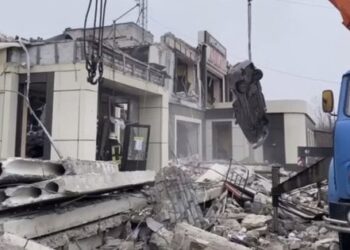 Внаслідок обстрілу у окупованому Лисичанську обвалилась пекарня