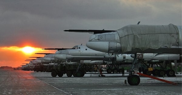Дрони ГУР атакували авіабазу російських стратегічних бомбардувальників