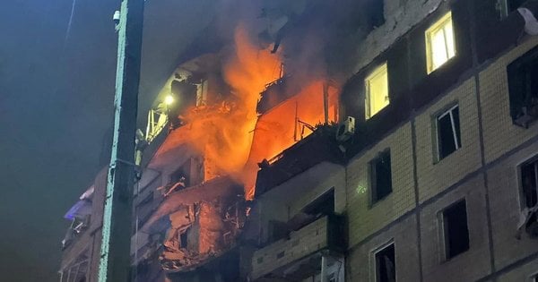 Росіяни ракетою зруйнували багатоповерхівку у Кривому Розі, є загиблі