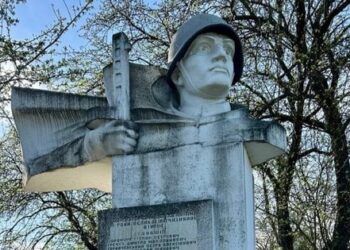 На Прикарпатті замість радянського солдата встановлять пам’ятник Дмитру «Да Вінчі» Коцюбайлу