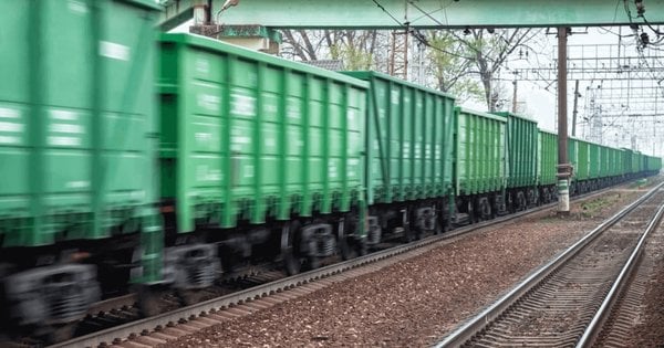 Львівський залізничник уник покарання за поширення фото з поставок військової техніки