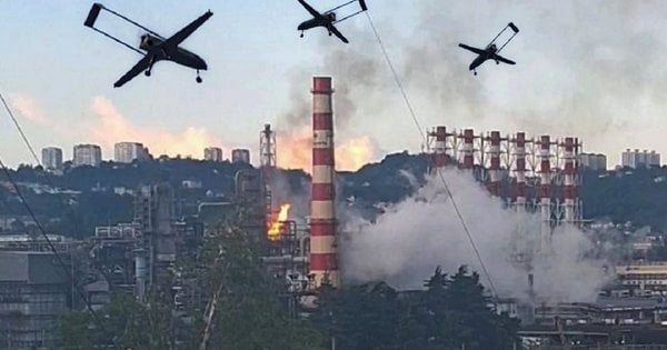 «Вони не закінчуються. Уже понад 80 штук», – росіяни про атаку дронів. Відео дня