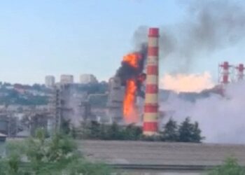 Після дронової атаки у Росії зупинив роботу нафтопереробний завод