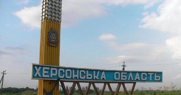 На тимчасово окупованій частині Херсонщини росіяни примусово виселяють людей