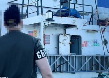 СБУ затримала капітана вантажного судна за вивезення зерна з окупованого Криму