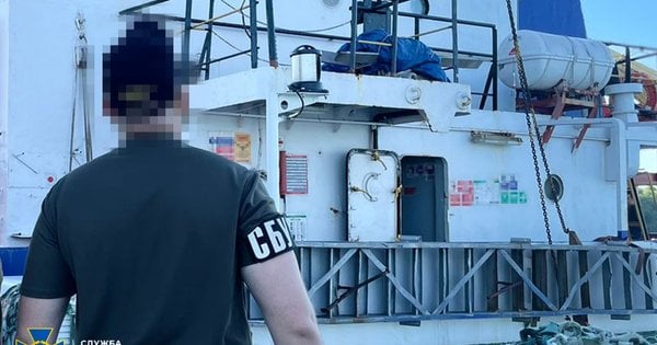 СБУ затримала капітана вантажного судна за вивезення зерна з окупованого Криму
