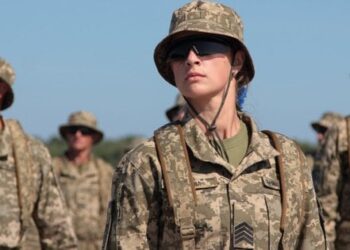 Перші семеро засуджених жінок підписали контракт зі Збройними силами України