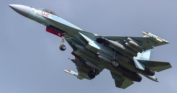 Росіяни за тиждень випустили по Україні 700 КАБів та понад 100 дронів-камікадзе