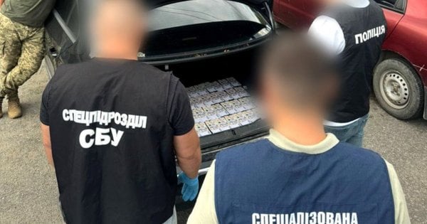 У Хмельницькому 25-річного офіцера ТЦК затримали на хабарі від військовозобов’язаного