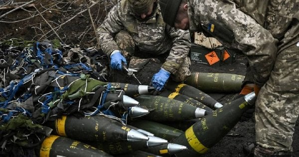 Чеський сенатор заявив, що його країна закуповує боєприпаси для України за завищеними цінами