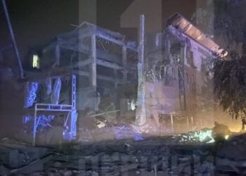 Росіяни вдарили ракетою по готелю у Кривому Розі, є загиблі та поранені