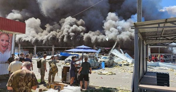 Росіяни обстріляли супермаркет у Костянтинівці на Донеччині