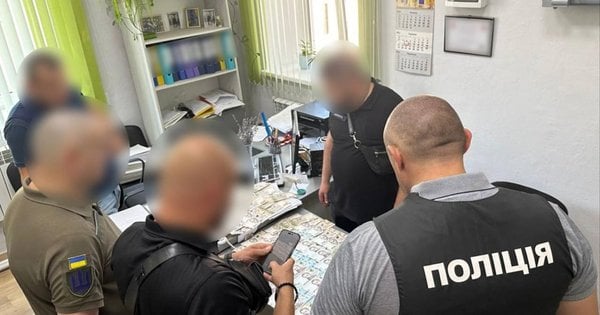 На Буковині посадовці квартирно-експлуатаційного відділу брали відкати за ремонт об'єктах ЗСУ