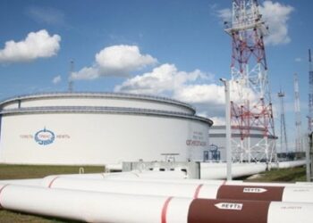 Угорщина домовилася про постачання російської нафти через Україну