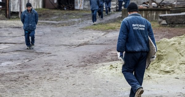Мін'юст розповів, як російські військовополонені працюють на потреби України