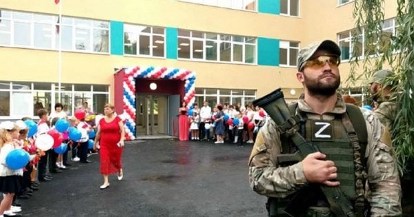 Російська влада змушує вчителів виявляти проукраїнських дітей на окупованих територіях