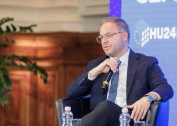 Радник  Віктора Орбана заявив, що Угорщина не чинила б опору в разі нападу Росії