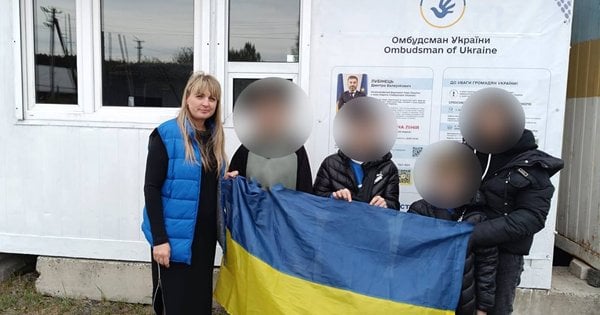 Україна повернула з окупації матір із трьома дітьми