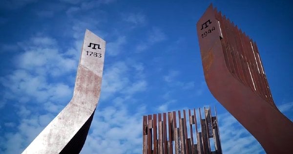 На місці скверу чекістів у Києві відкрили меморіал вшанування трагедії кримських татар