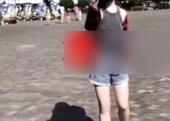 У Сарнах 23-річну дівчину судитимуть за танці перед портретами полеглих воїнів