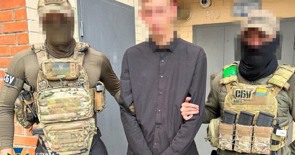 СБУ затримала 23-річного шпигуна, якого ФСБ завербувала через сайт знайомств