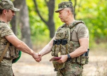 Житель Тернопільщини отримав нагороду від Головнокомандувача ЗСУ