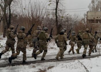 Адміністрація Байдена закликає Україну знизити призовний вік, – АР
