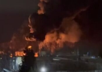У російській Калузі пролунали вибухи на НПЗ та місцевому заводі