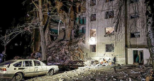 Росіяни атакували дронами гуртожиток на Сумщині, шестеро людей загинули