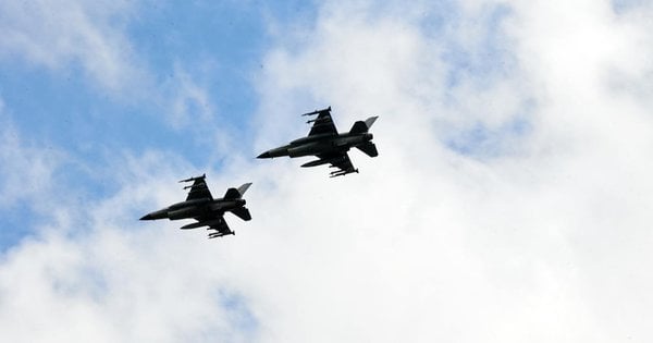 Зеленський розповів, скільки повітряних цілей збили українські F-16 під час нічної атаки Росії