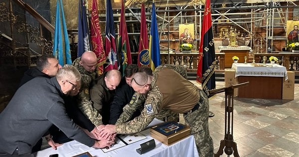 У Львові 24-та ОМБр імені короля Данила погасила марку