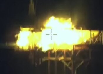 ВМС показали атаку морських дронів на російські системи спостереження біля Криму