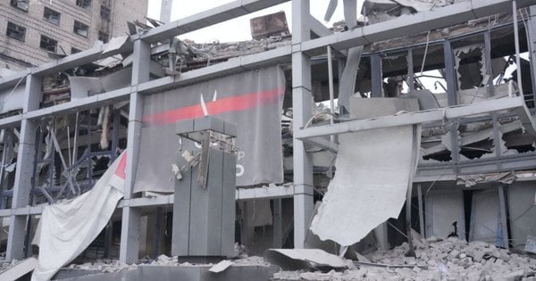 Росіяни обстріляли балістичними ракетами приватну клініку в центрі Запоріжжя, є загиблі