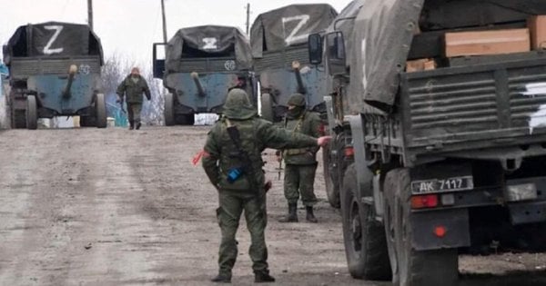 Російські військові ламають свої човни для уникнення штурму островів Дніпра