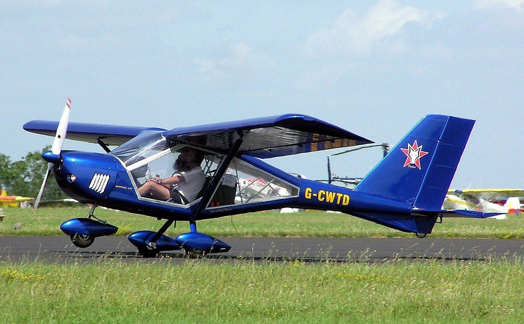 Dvosedežno letalo A-22 
