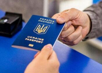 Українським чоловікам у Польщі надходять фальшиві повістки з погрозами
