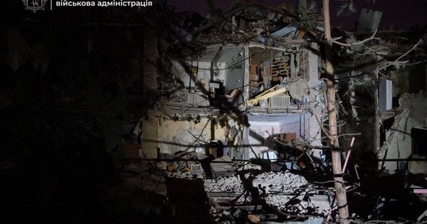Окупанти вдарили по Запоріжжю ракетами й дронами, є загиблий та десятки постраждалих