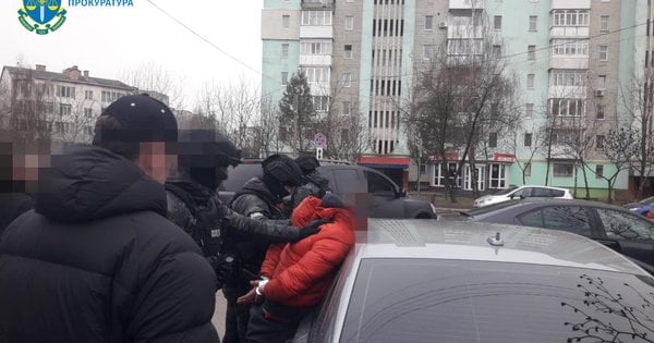 Патрульного з Волині викрили на переправленні ухилянта до Молдови за 14 тис. доларів